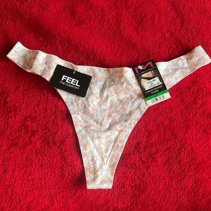 Maidenform Comfort Devotion Thong NWT